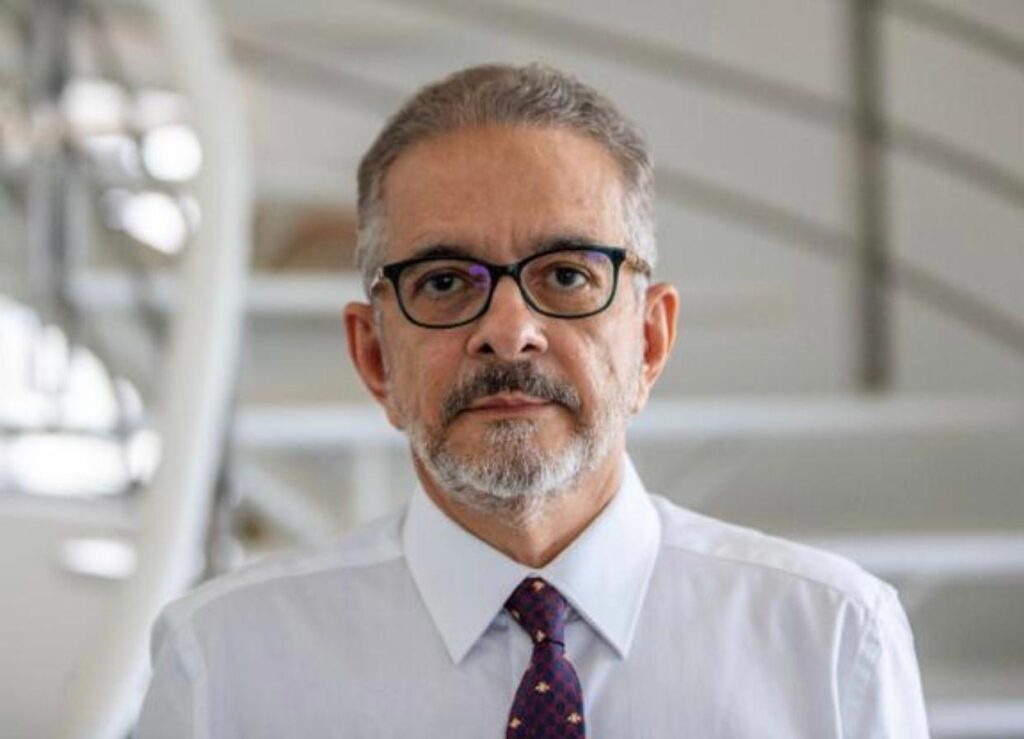 Lavareda faz palestra nos 40 anos do curso de Ciências Políticas da Universidade Fluminense