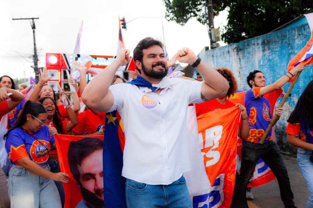 César Ramos participa da grande caminhada de Raquel Lyra em Paulista