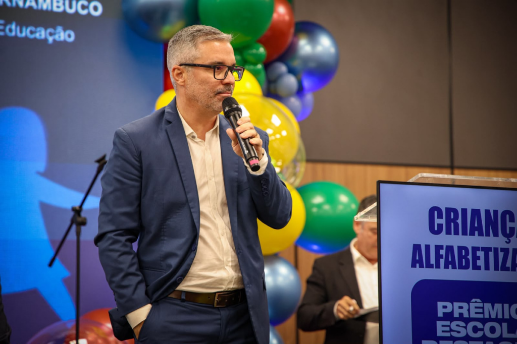 Prêmio Escola Destaque reconhece escolas com melhores indicadores de alfabetização em Pernambuco