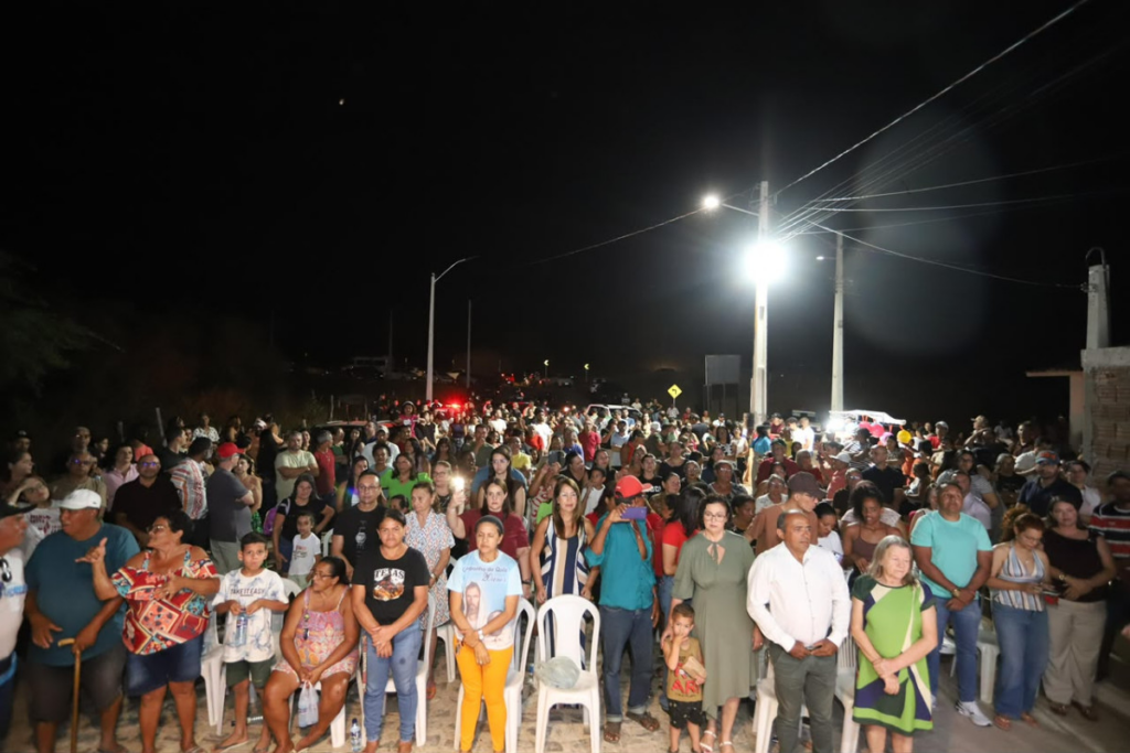Márcia Conrado inaugura iluminação do acesso ao Residencial Vanete Almeida em Serra Talhada