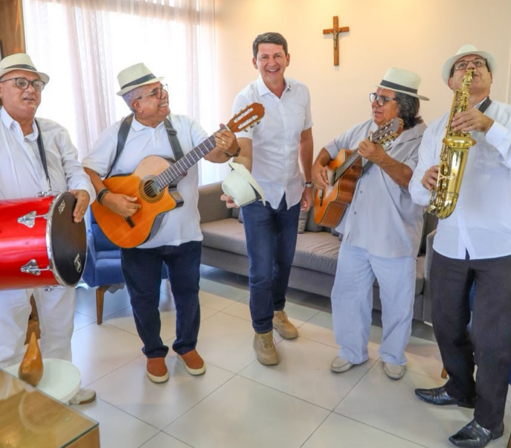 Simão Durando anuncia Serenata da Nossa Petrolina na programação de aniversário da cidade