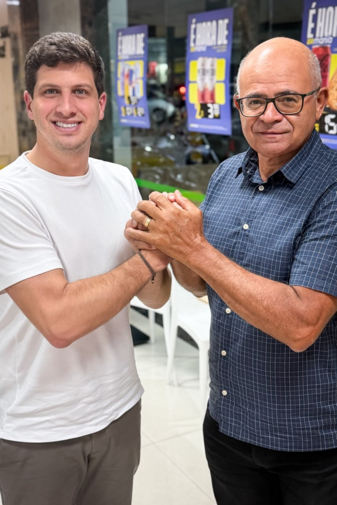 João Campos recebe apoio do ex-prefeito de Tupanatinga, Manoel Tomé