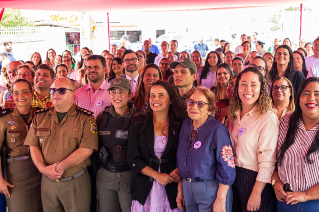 PREFEITURA PROMOVE ENTREGAS PARA MULHERES NO MOMENTO “BEZERROS LILÁS”