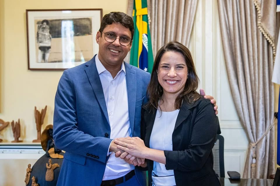 Coluna desta quinta-feira