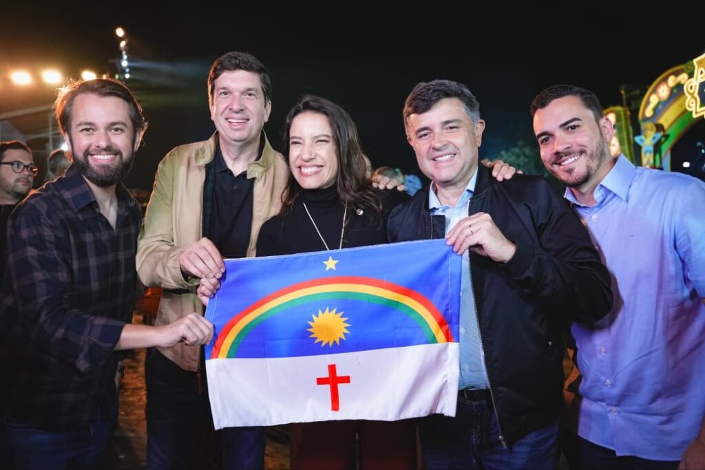 Em Bezerros, Eduardo da Fonte acompanha governadora Raquel Lyra no Festival Pernambuco Meu País