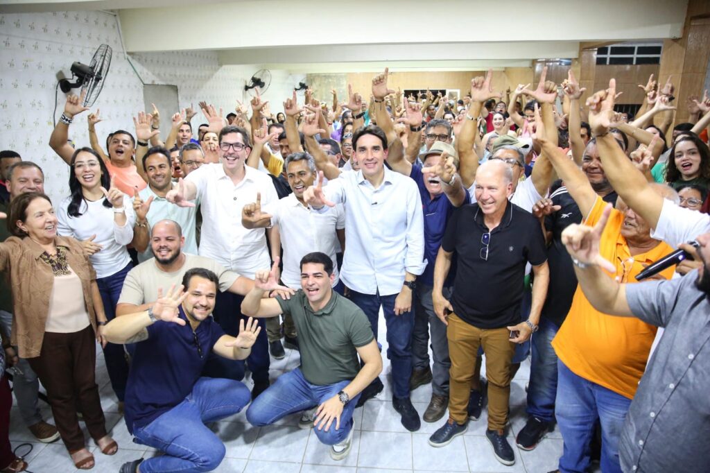 Ao lado do prefeito Cacique Marcos, Silvio Costa Filho e Eriberto Filho fazem grande ato com lideranças de Pesqueira