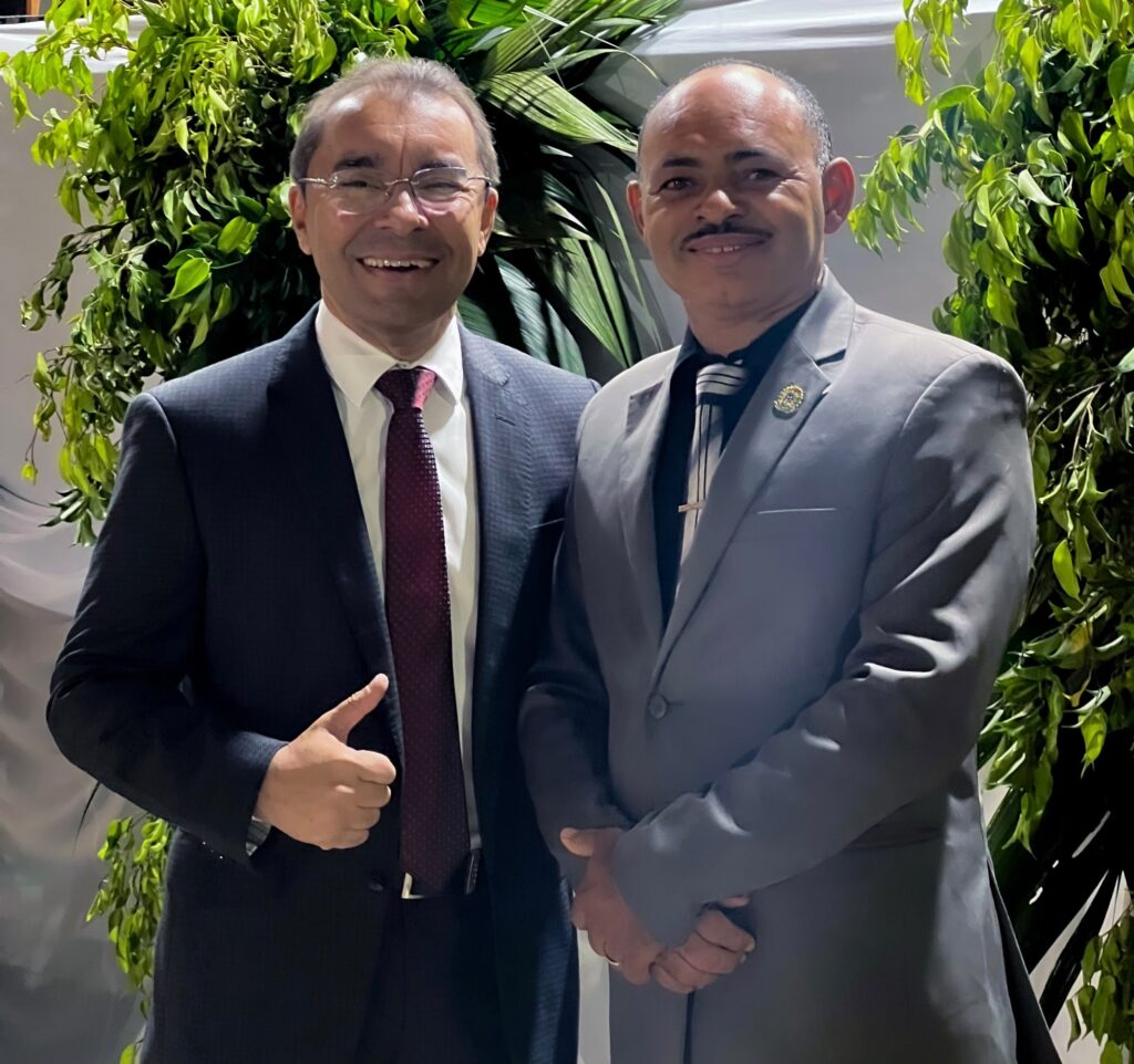 Prego batido e ponta virada: Edilson Tavares anuncia apoio do vereador Irmão Antônio em Santa Cruz do Capibaribe