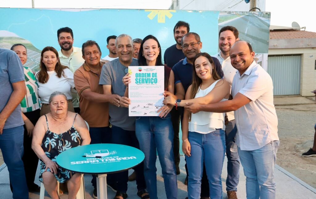 Márcia Conrado assina ordem de serviço para pavimentação de sete novas ruas no Ipsep