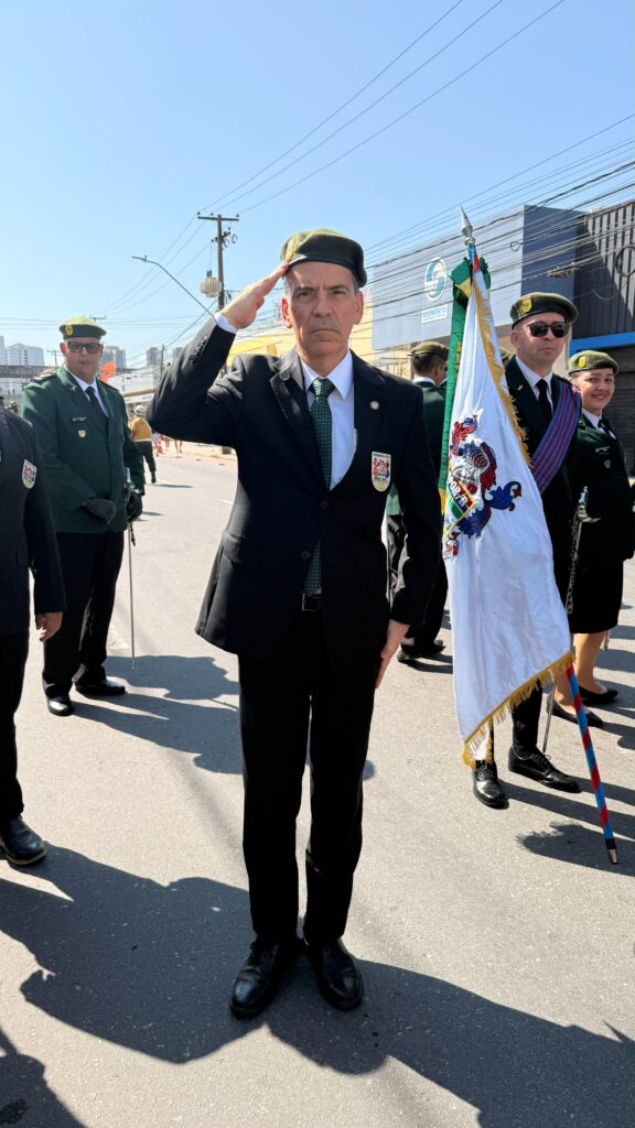 Coronel Feitosa desfila no 7 de Setembro e representa a Alepe na solenidade.