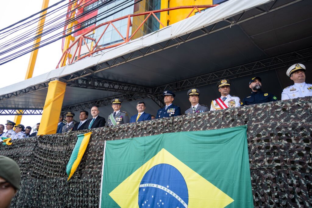 Eduardo da Fonte participa do tradicional desfile de 7 de Setembro no Recife