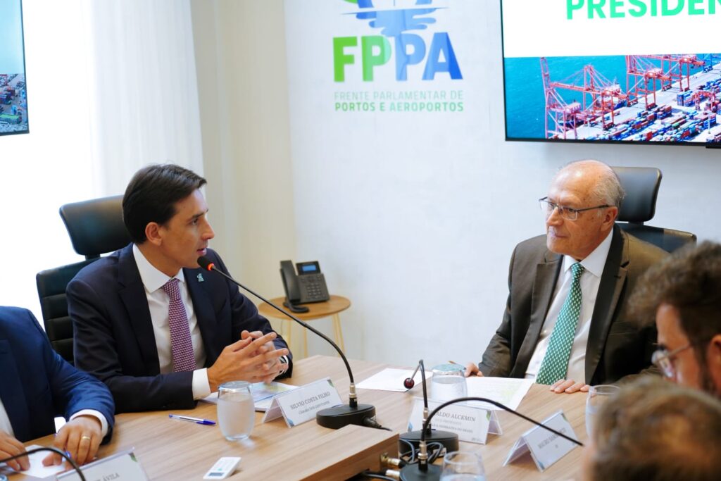 Silvio Costa Filho e Alckmin discutem agenda da infraestrutura do Brasil