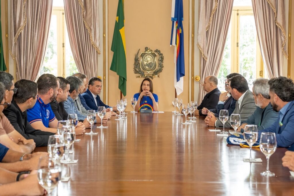 “O futebol pernambucano é maior que as bets”, afirma Raquel ao anunciar apoio aos clubes