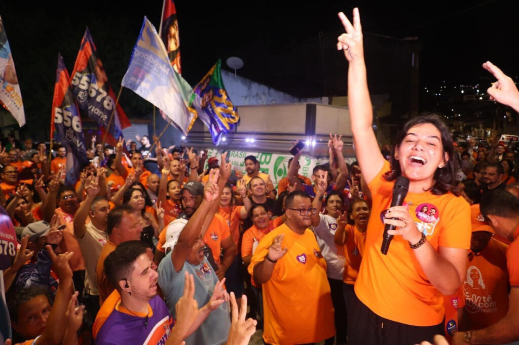 Viviane Facundes reforça diálogo com a população durante Porta a Porta em Gravatá