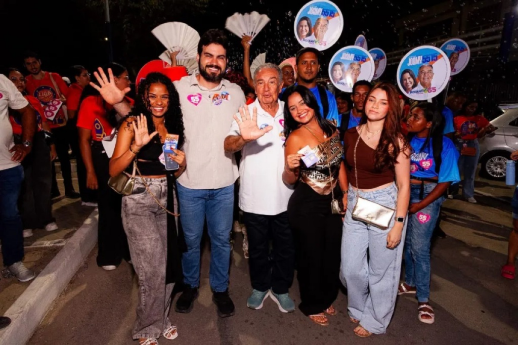 César Ramos prestigia Desfile Cívico de Araçoiaba e reforça a importância cultural do ato para o município