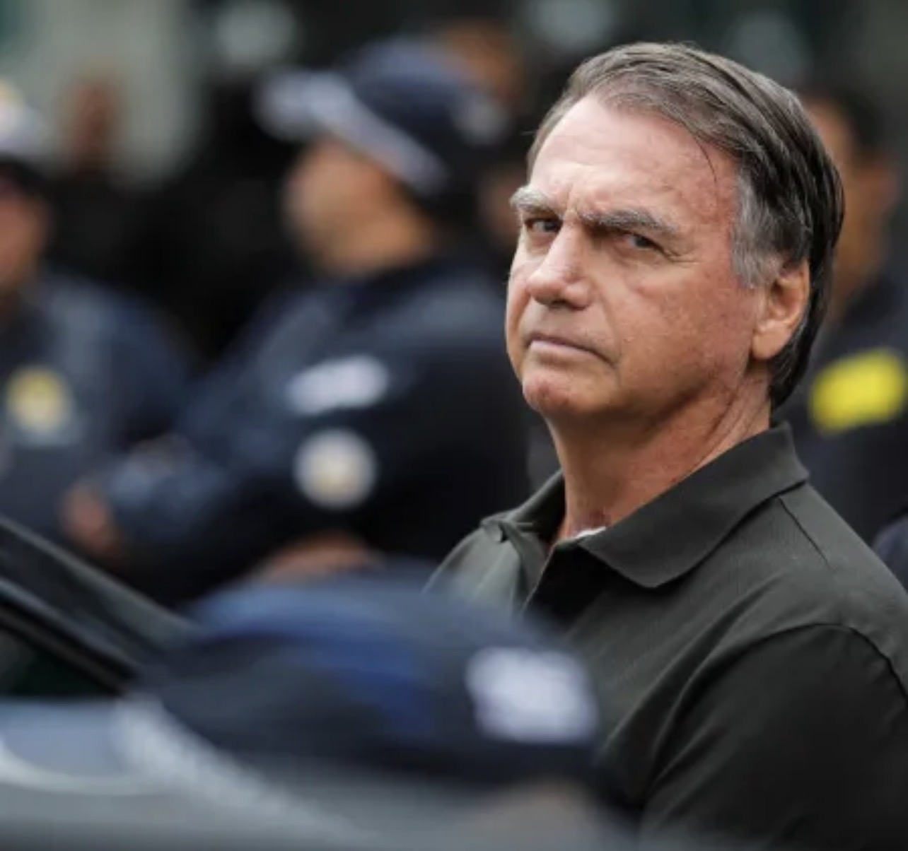 TSE muda decisão e libera uso de imagem de Bolsonaro em ‘santinhos’