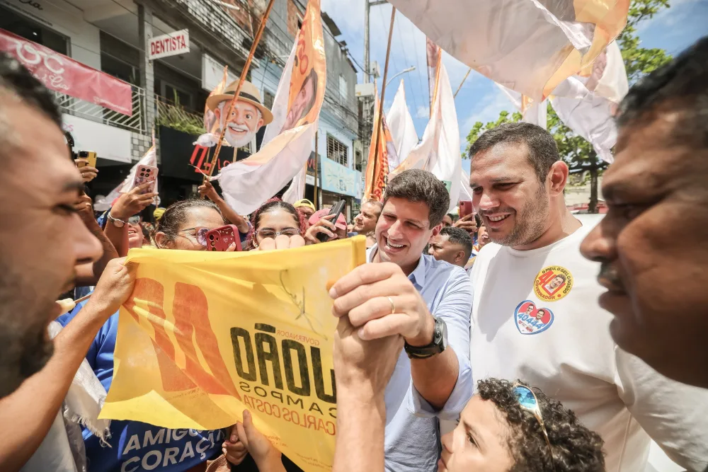 Em Roda de Fogo, João Campos reforça volta do 13º do Bolsa Família e propostas de proteção social