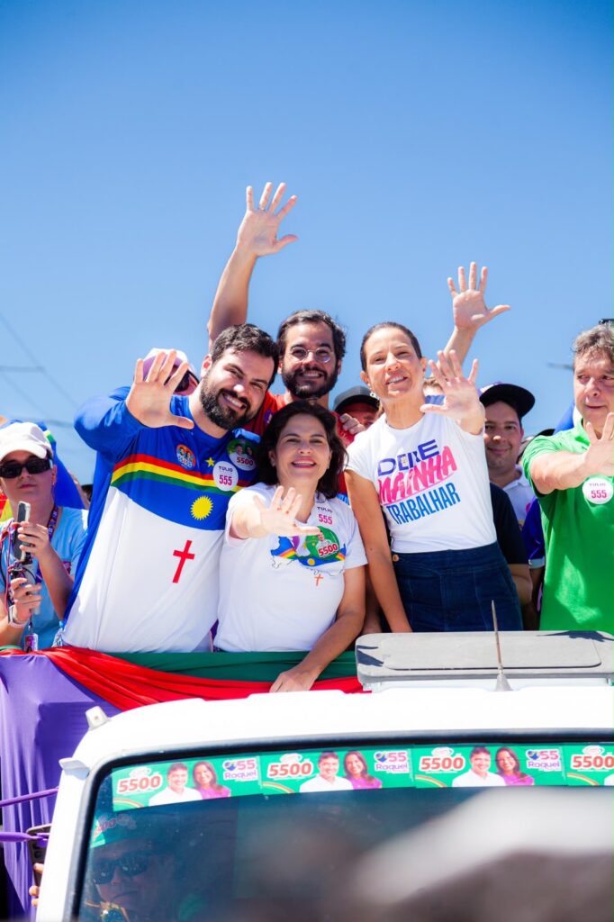 César Ramos acompanha Raquel Lyra em grande carreta no Litoral Norte