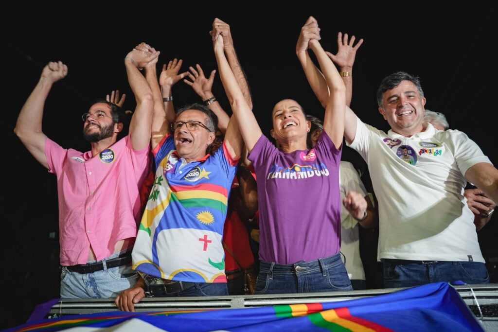Ao lado de Raquel Lyra e do prefeito Joel Cândido, Eduardo da Fonte reúne população em caminhada por Feira Nova