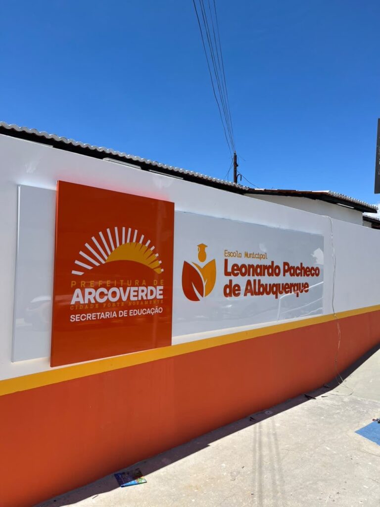 Zeca retoma agenda de inaugurações com entrega de escola em Arcoverde