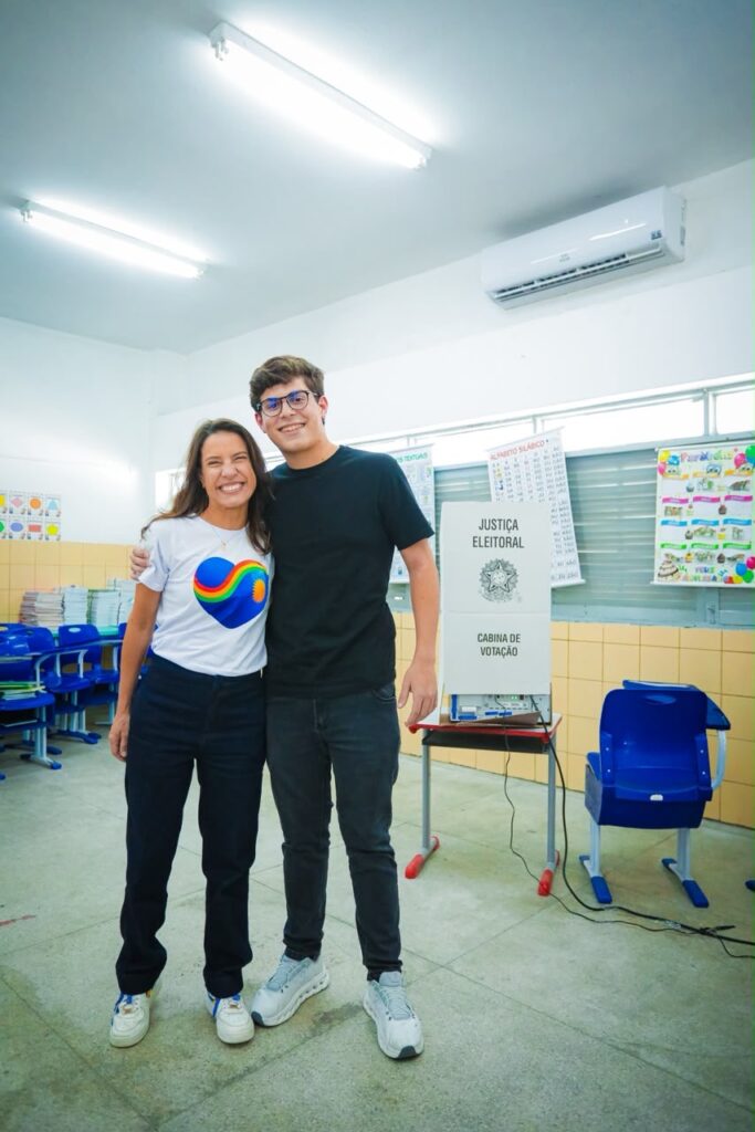 Ao votar em Caruaru, governadora Raquel Lyra afirma que “hoje é um dia muito importante para a democracia”