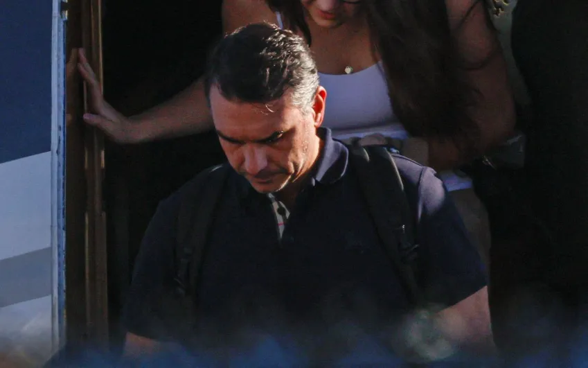 # Flávio Bolsonaro chega a Miami após passagem pela Argentina e escala no Equador