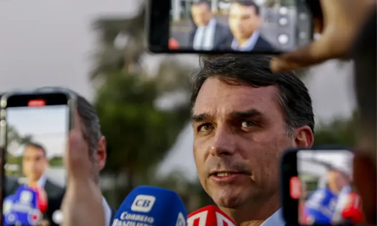 Flávio pretende participar de debates contra Lula no 2º turno