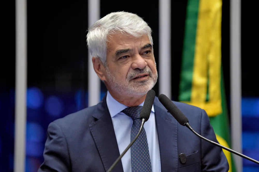 “Não votar o fim da 6×1 é negar cidadania ao povo brasileiro”, diz Humberto no Senado