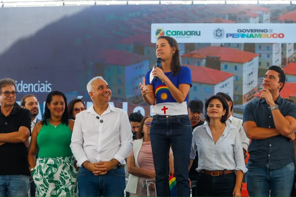 Em Caruaru, governadora Raquel Lyra entrega 480 apartamentos dos residenciais Novo Baraúna Sul 1 e 2 em parceria com o Governo Federal