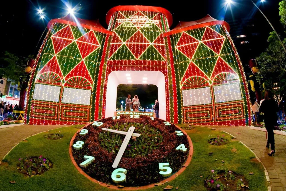Encantos do Natal 2026 começa nesta sexta-feira (30) com acendimento das luzes em Garanhuns