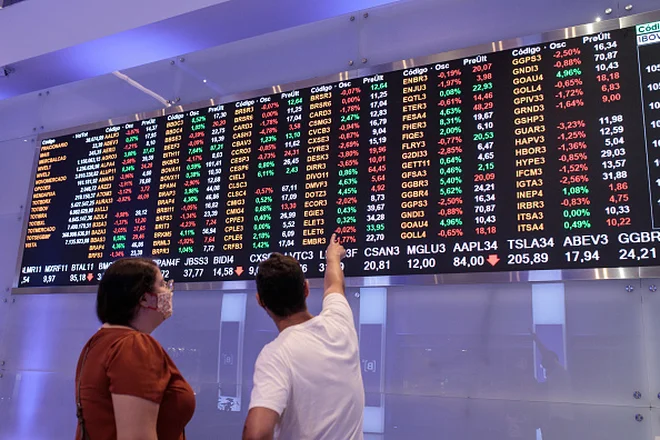 Reeleição de Lula provoca reação negativa no mercado financeiro e bolsa tem pior semana pós-eleição em 37 anos