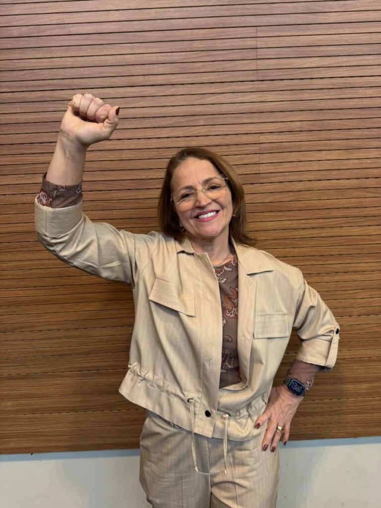 Professora Ana Lúcia se torna primeira mulher eleita, 1ª Vice-Presidente da história da Câmara Municipal do Recife